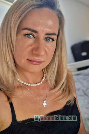 227186 - Viktoriia Age: 42 - Ukraine